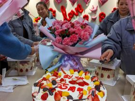 乐竞体育举办三八妇女节活动